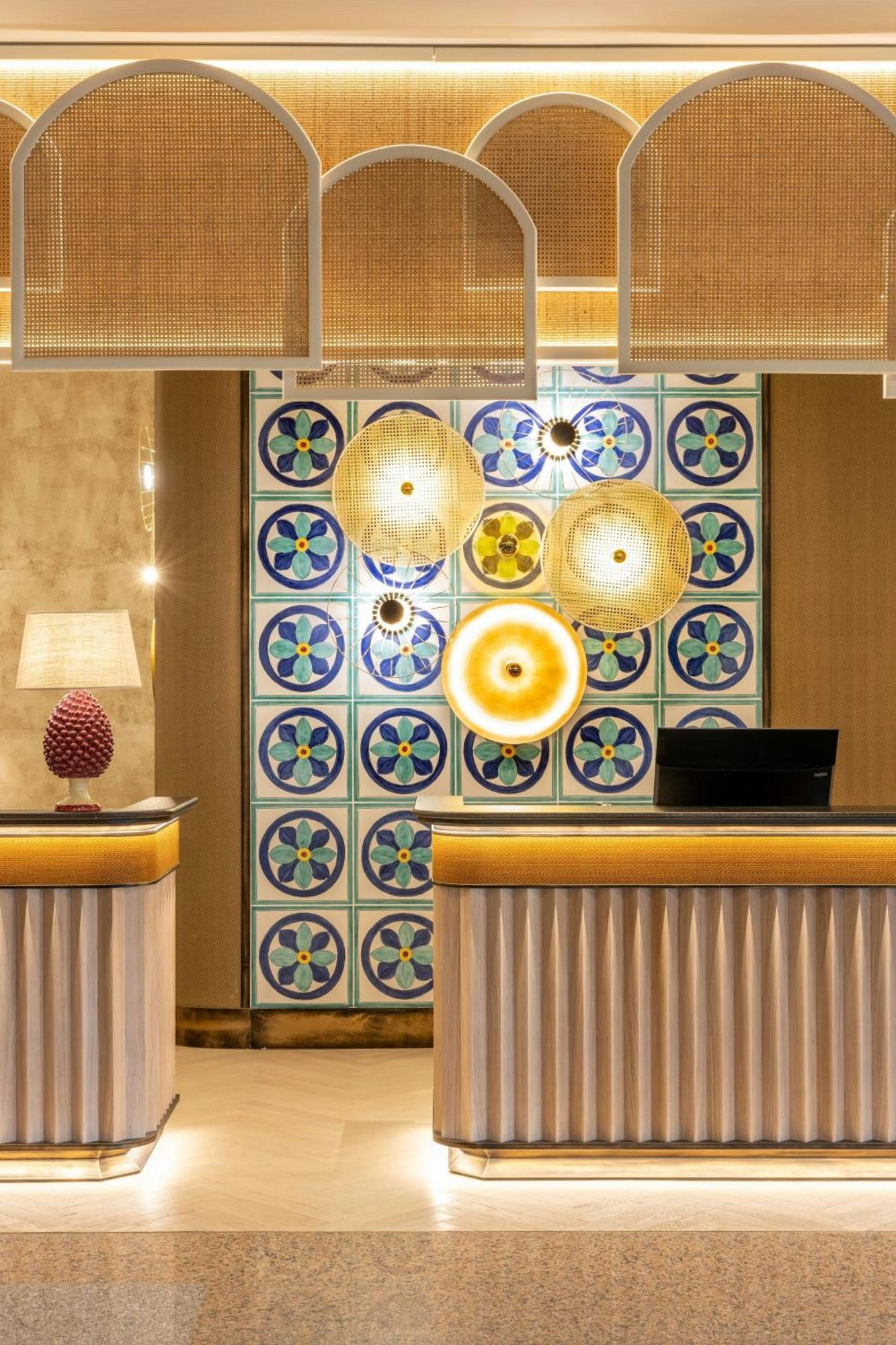 Rg Naxos Hotel