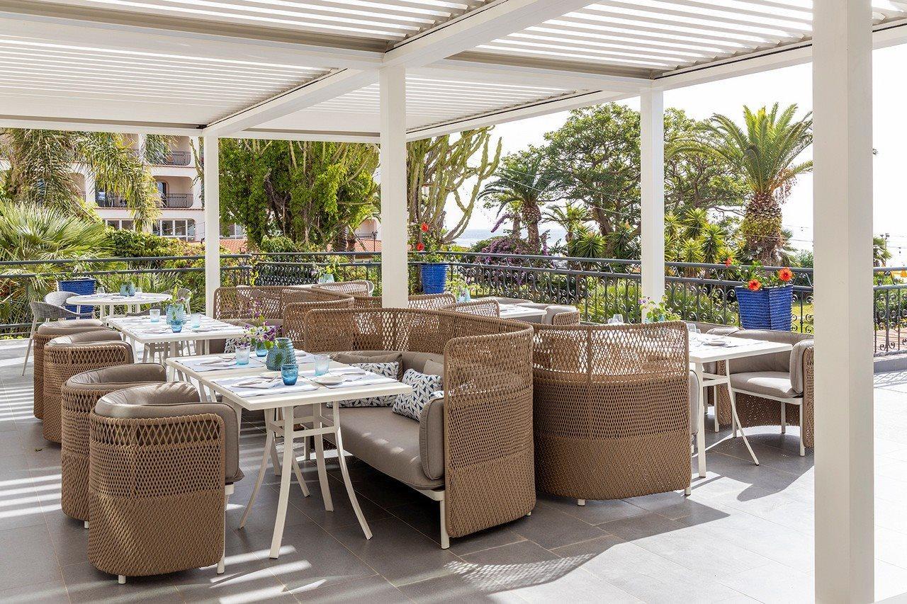 Rg Naxos Hotel