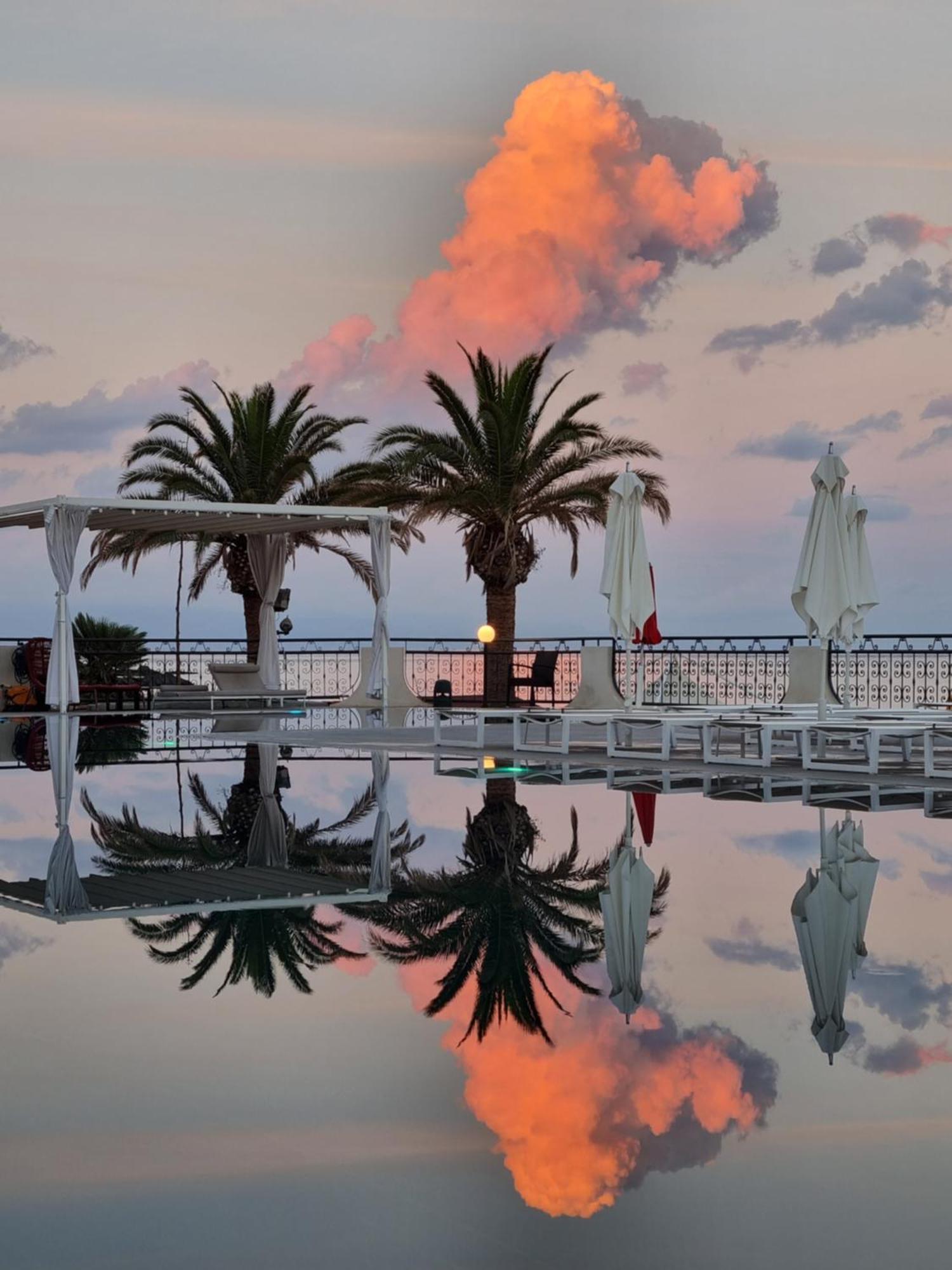 Rg Naxos Hotel